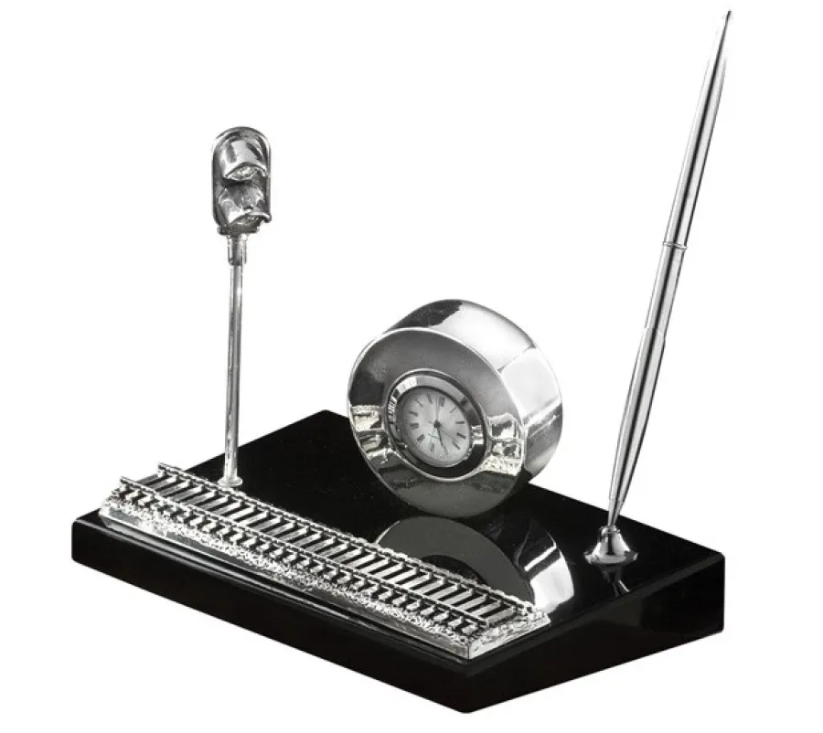picture 1 Unique pen holder for a railway admirer - Astra Argenti