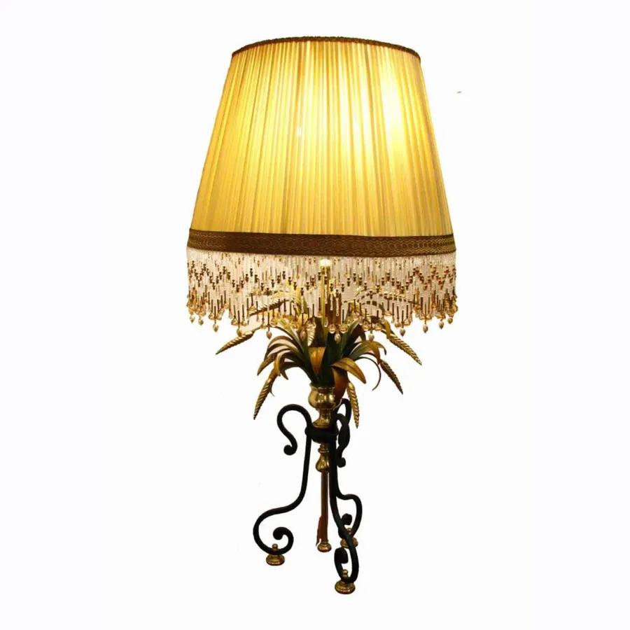 obrazek 7 Lampa do salonu z kutego żelaza i mosiądzu z ręcznie zdobionymi kwiatami