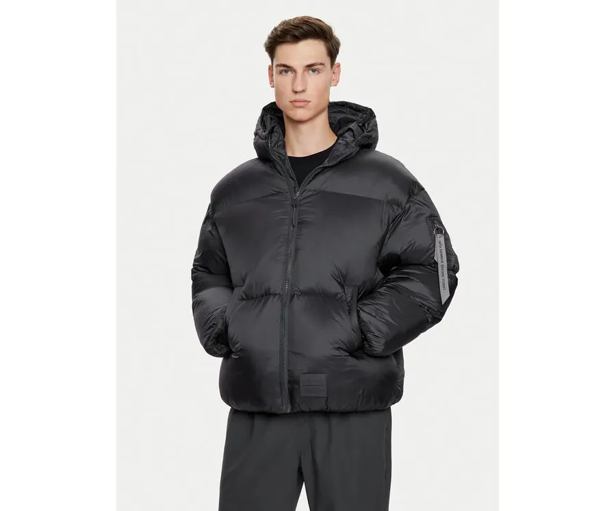 obrazek 1 Alpha Industries Kurtka zimowa 148130 Czarny Regular Fit