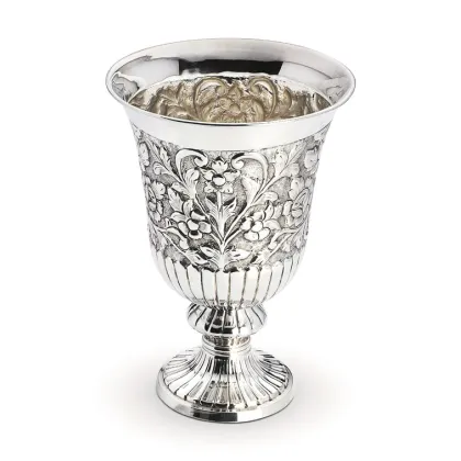 Picture A unique vase in the English colonial style
