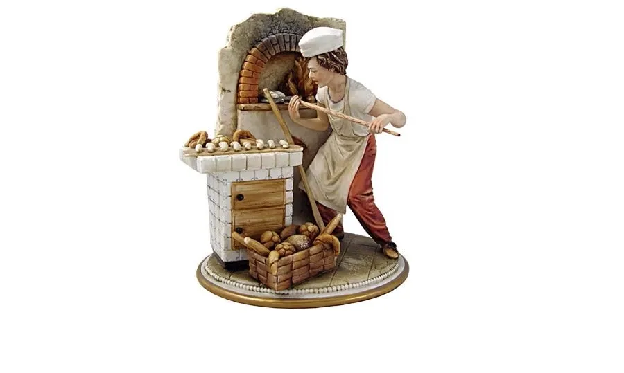 obrazek 1 Gabinetowa figurka piekarza z porcelany
