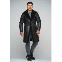 Zdjęcie Elegancki płaszcz z futra jagnięcego na chłodne dni zimowe - A&A Vesa