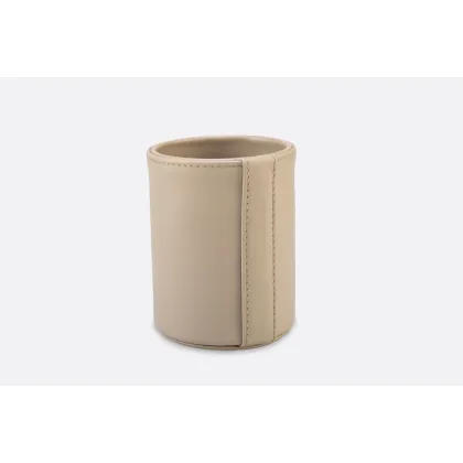 Picture A tasteful leather pen holder in light beige - for the office