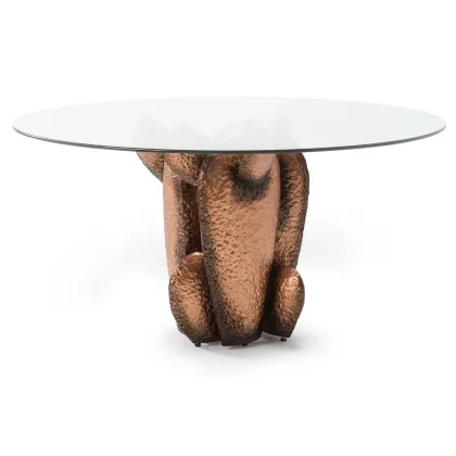 Picture A prestigious dinner table with an unusual appearance - Kenneth Cobonpue