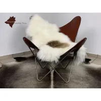 Picture Unconventional sheepskin rug
