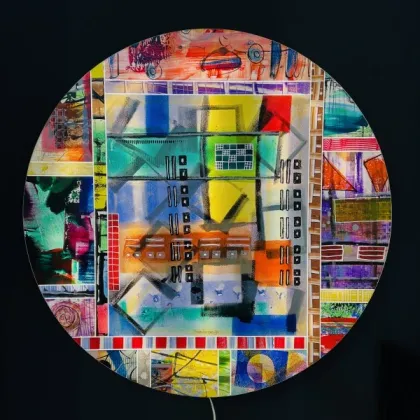 Zdjęcie Piękna okrągła kolorowa lampa led