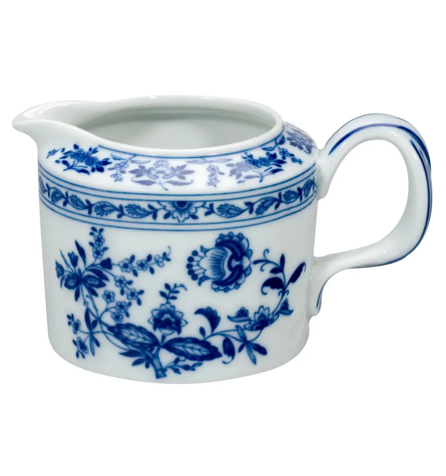 obrazek 1 Dzbanek na mleko Margão z roślinnym wzorem inspirowanym klasyczną porcelaną - Vista Alegre