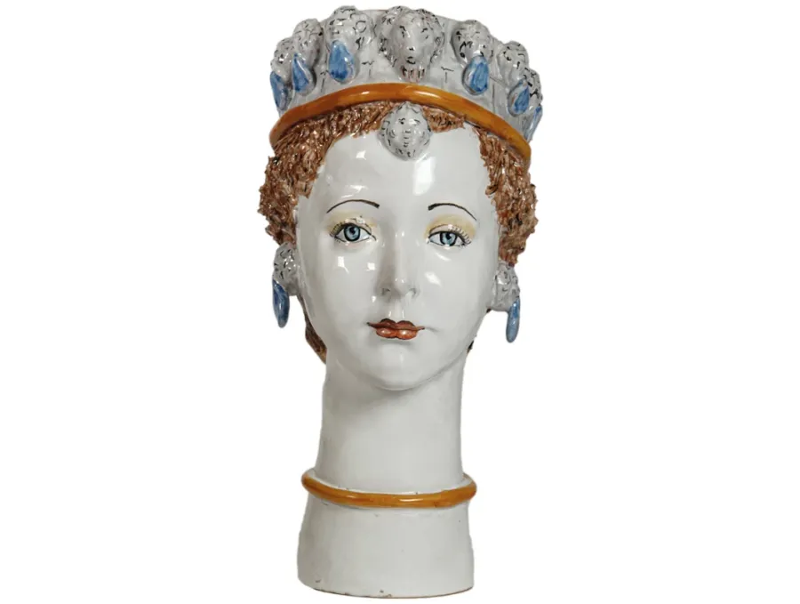 obrazek 1 Piękna figura kobiety w koronie - Virginia Casa