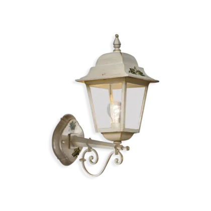 Zdjęcie Stylowa zewnętrzna lampa naścienna w stylu klasycznym