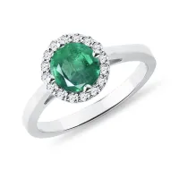 Zdjęcie Pierścionek z białego złota w stylu halo ze szmaragdem i brylantami KLENOTA