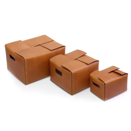 Picture A small Italian box made of natural leather