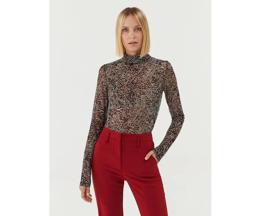 obrazek 1 Bruuns Bazaar Bluzka Phlox BBW3006 Czarny Slim Fit