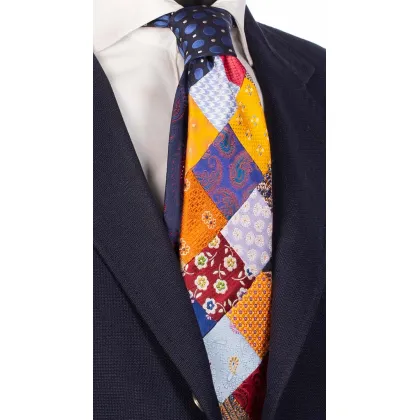 Zdjęcie Patchworkowy, wielokolorowy krawat z jedwabiu