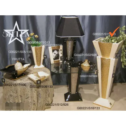 Picture Luxurious ceramic flower pot decorated with gold