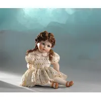 Zdjęcie Dziewczynka w koronkowej sukience z porcelany - Sibania