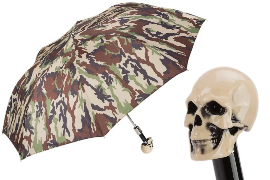 obrazek 1 Oryginalny brązowy parasol męski ze wzorem w kamuflaż z rączką w kształcie czaszki - Pasotti