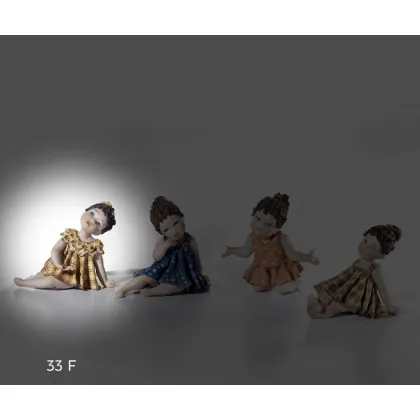 Zdjęcie Lalka porcelanowa przedstawiająca dziewczynkę - Sibania