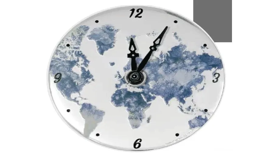 picture 1 A beautiful, stylish clock with a world map