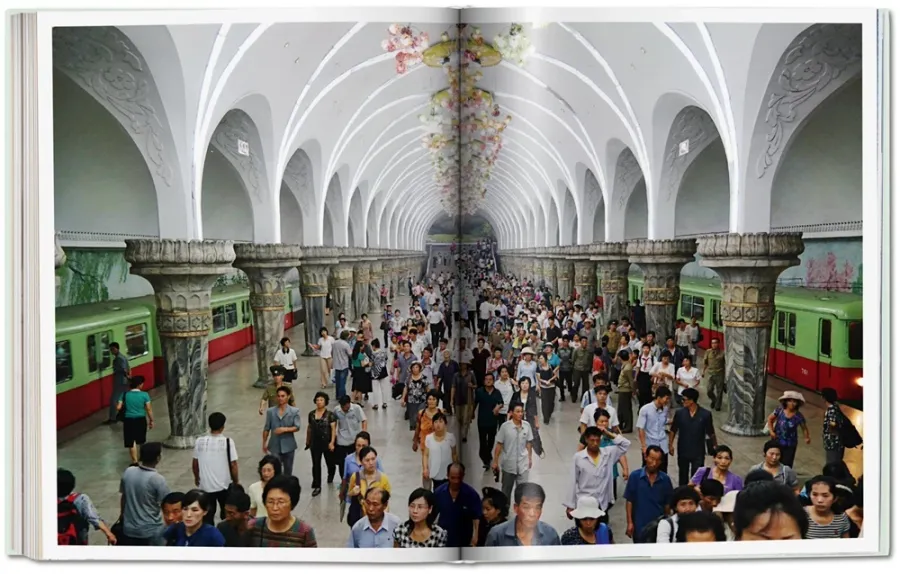 obrazek 10 Książka Inside North Korea - Taschen
