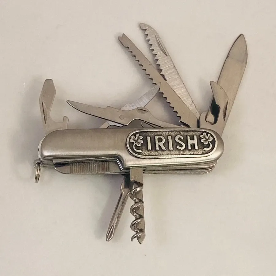 obrazek 1 Scyzoryk wojskowy z pewteru z emblematem zdobionym koniczyną i napisem „Irlandzki”