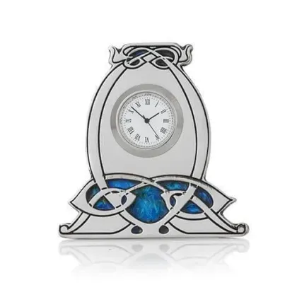 Zdjęcie Piękny zegar Archibalda Knoxa model 43 o wyjątkowym wzornictwie – stylowy prezent