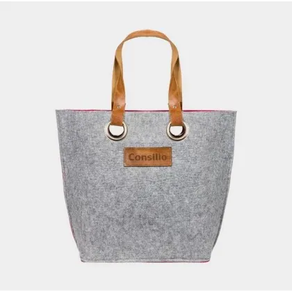 Zdjęcie Fantastyczna torba typu shopper ze skóry i metalowymi okuciami