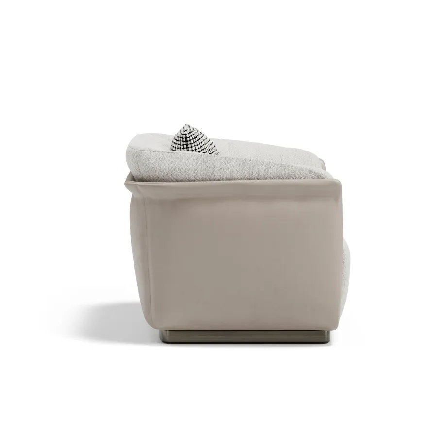 obrazek 3 Wspaniały fotel do salonu w stylu modernistycznym - prosto z Włoch