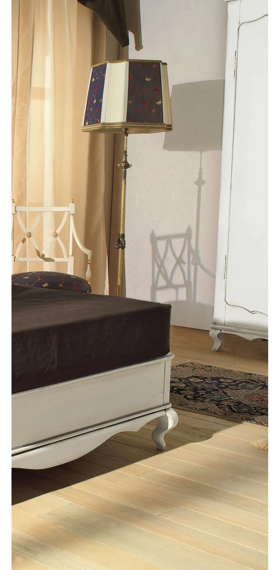 picture 7 Exclusive bet with an upholstered headrest - Interiors Italia