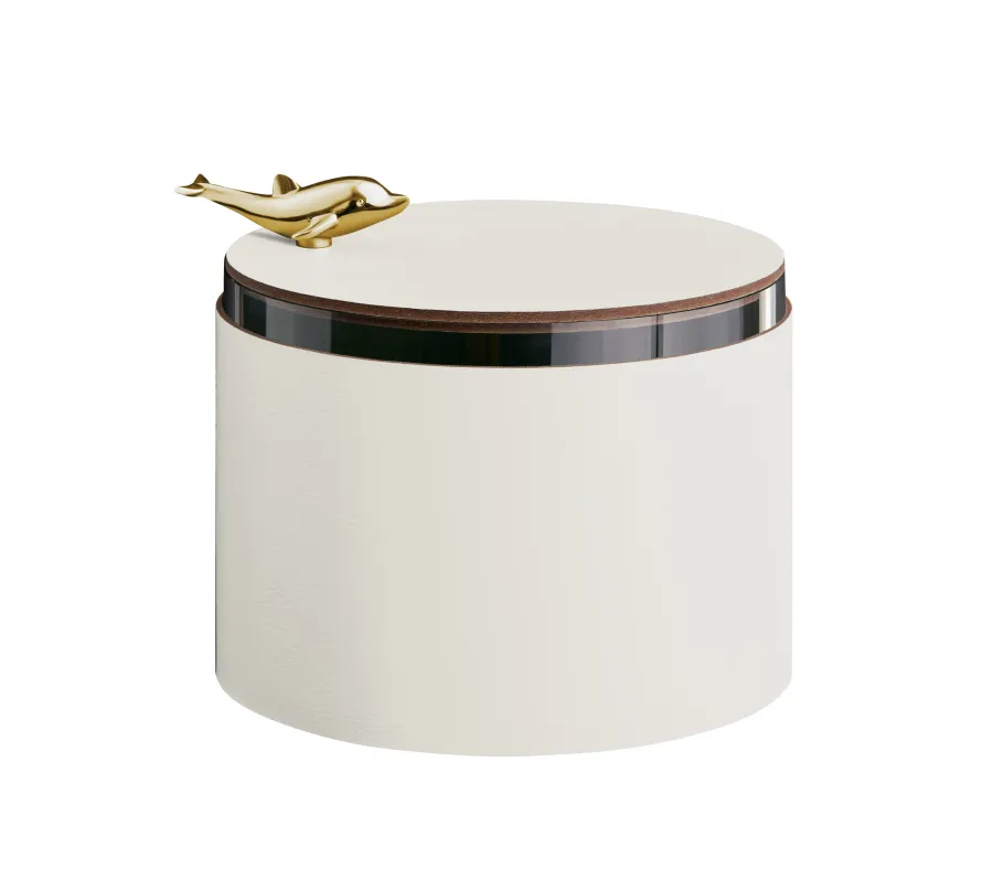 obrazek 1 Ekskluzywne białe skórzane pudełko Ø15xH10 cm ozdobione małym delfinem