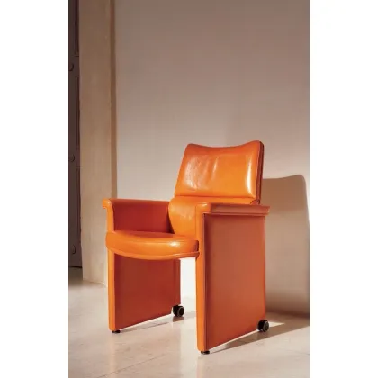 Zdjęcie Skórzany fotel z oparciem z unikatowej kolekcji - Mascheroni