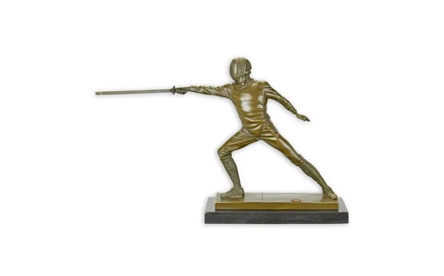 obrazek 1 Wyjątkowa rzeźba walczącego szermierza wykonana z brązu