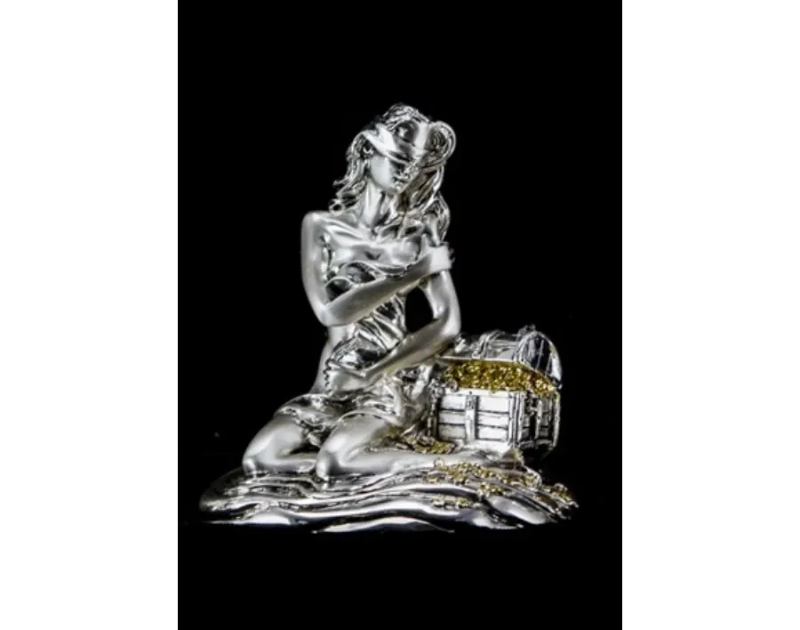 obrazek 1 Gustowna figura damy ze skarbem wykonana z żywicy