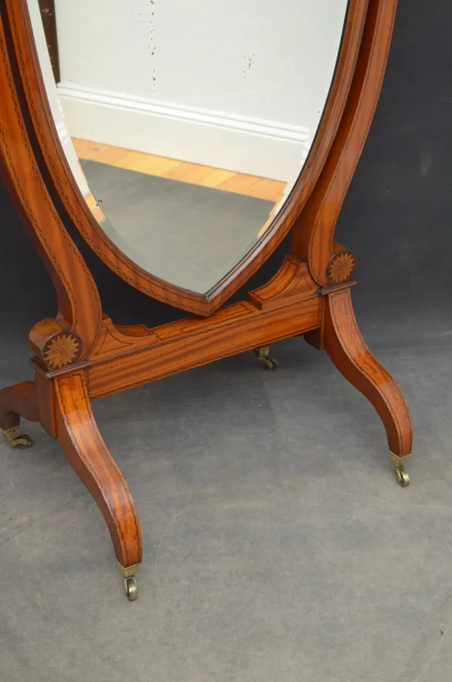 obrazek 9 Eleganckie edwardiańskie satynowe drewno - inkrustowane, tarczowe lusterko