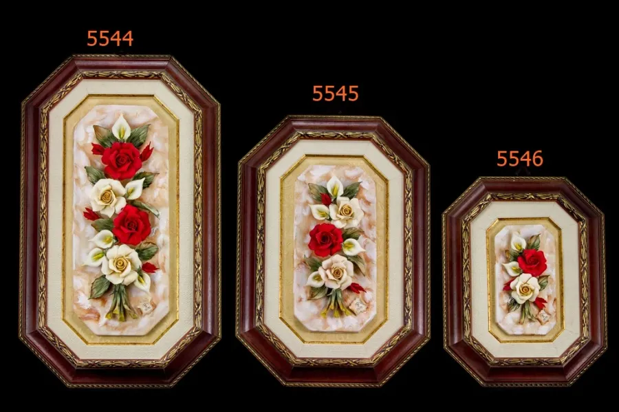 obrazek 1 Porcelanowy obraz zdobiony czerwonymi różami