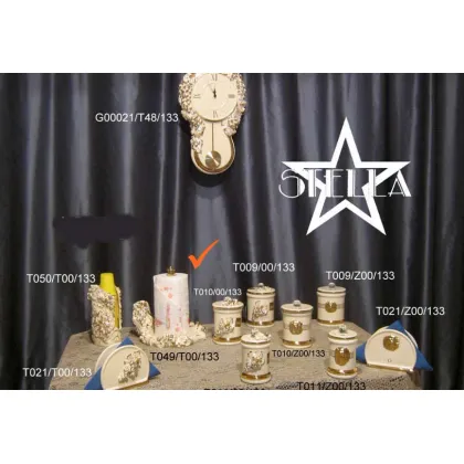 Zdjęcie Urokliwy stojak ceramiczny na ręcznik papierowy zdobiony winogronami