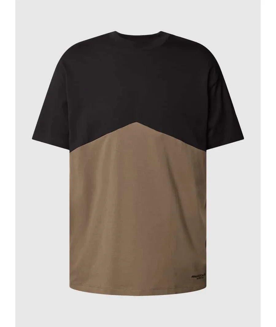 obrazek 1 T-shirt z detalem z logo