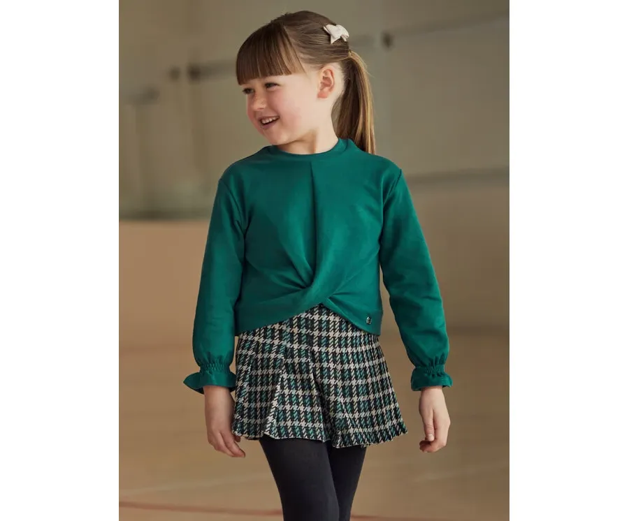 obrazek 1 Mayoral Komplet sweter i szorty materiałowe 4220 Zielony Regular Fit