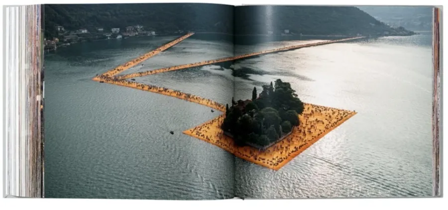 obrazek 9 Książka Christo and Jeanne-Claude. The Floating Piers, Art Edition No. 21–40 (Collage) - Taschen