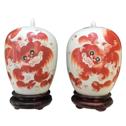 Zdjęcie Para antycznych wazonów z chińskiej porcelany, dynastia Qing, XIX wiek