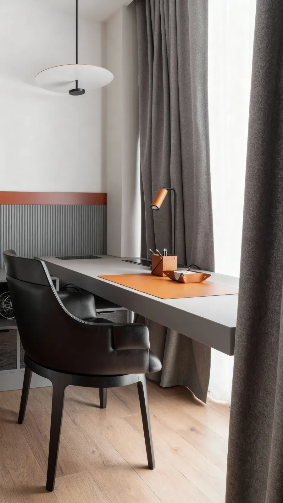 obrazek 4 Skórzana podkładka ochronna na biurko w kolorze koniaku i bordowym