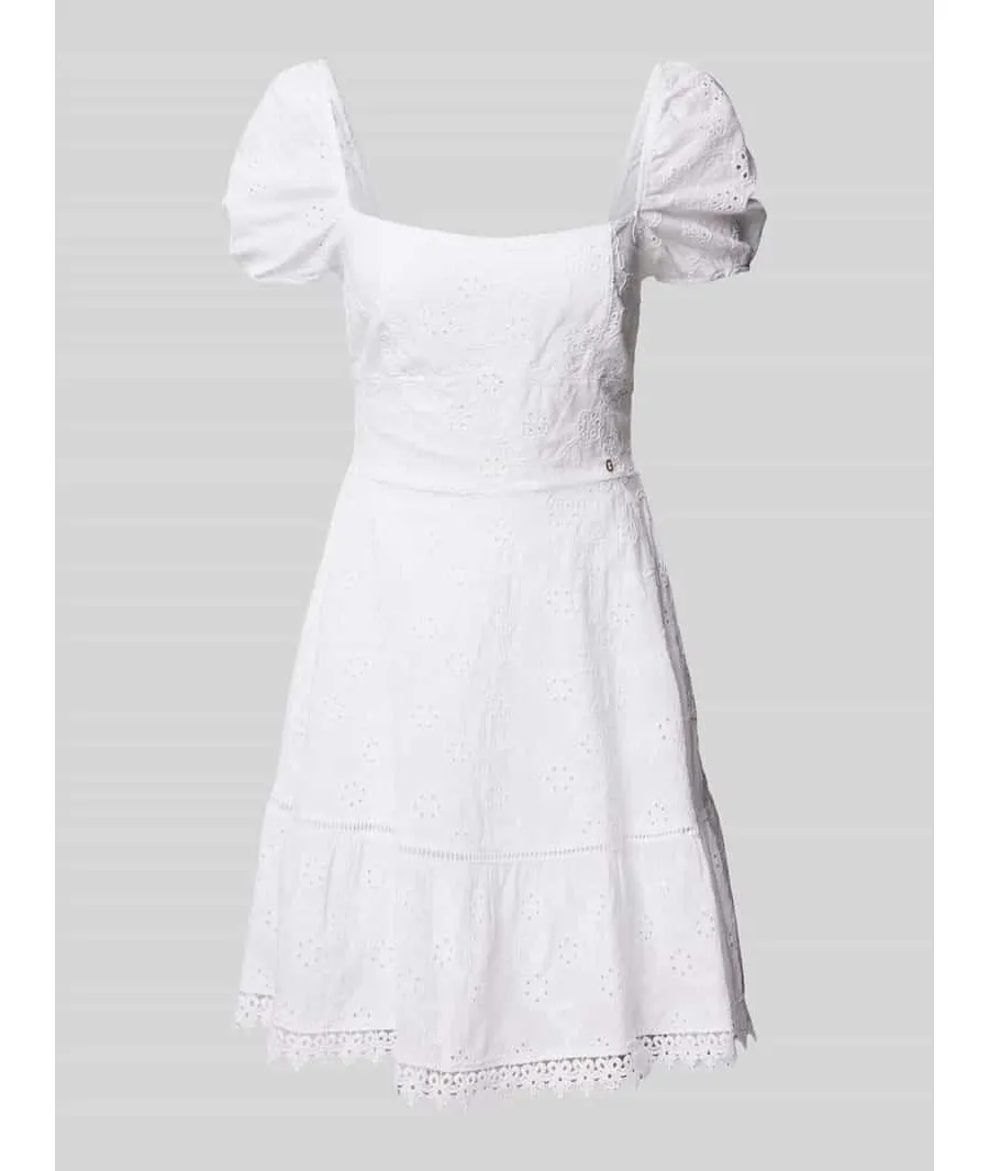 obrazek 1 Suknia ślubna z ażurowym wzorem