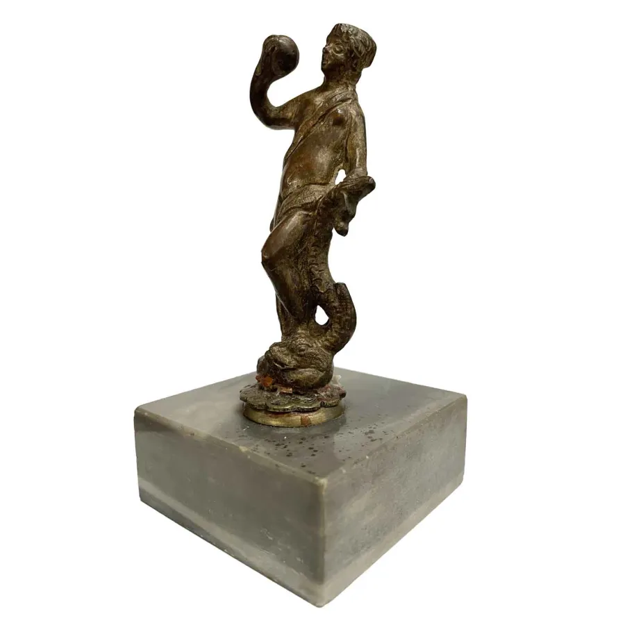 obrazek 6 Elegancka figurka w brązie Wenus z delfinem z XVII wieku