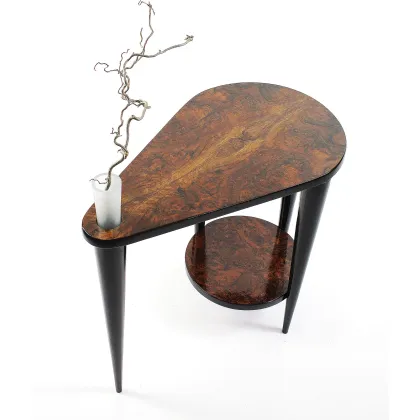 Zdjęcie Rzeźbiarski stolik kawowy Mid-Century Modern z czeczotą orzecha amerykańskiego i szklanym wazonem – handmade Polska