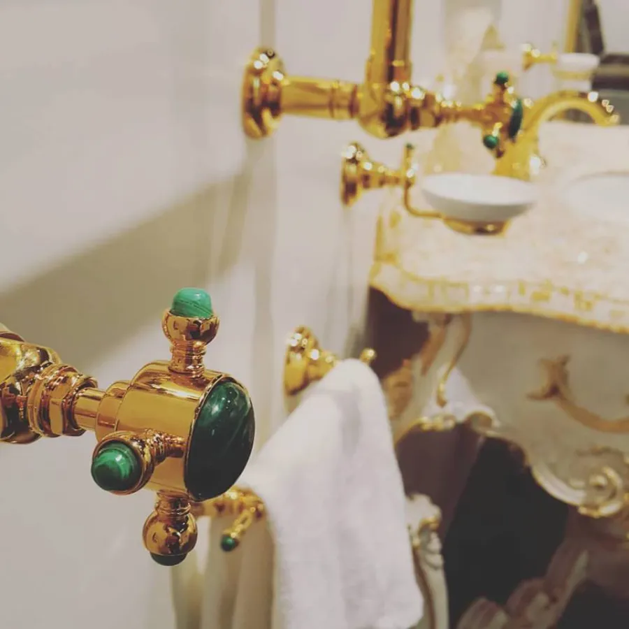 obrazek 2 Luksusowa bateria wannowa zewnętrzna z kolumną prysznicową i głowicą ceramiczną