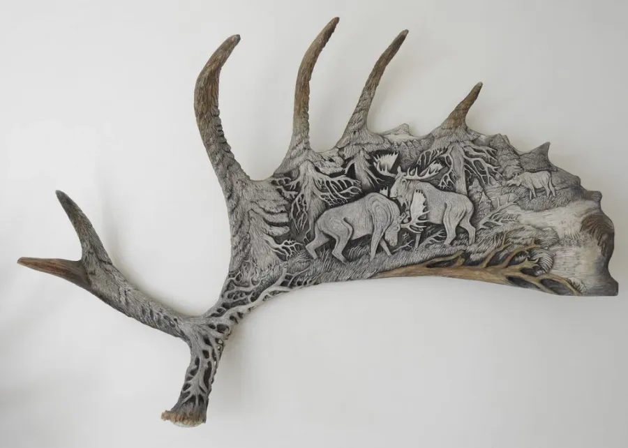 obrazek 1 Stylowa dekoracja do pomieszczeń myśliwskich - zdobiona łopata łosia