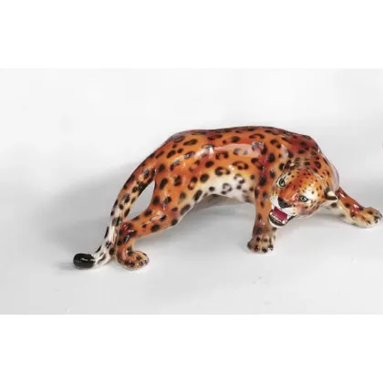 Picture Stylish crouching leopard - Il Gattopardo