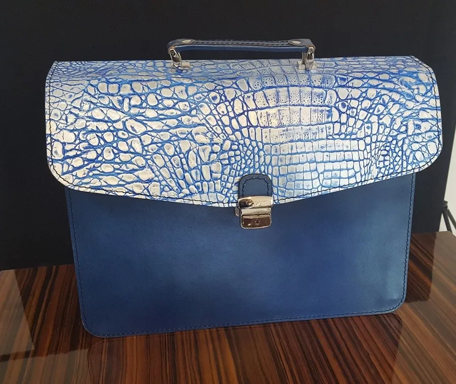 picture 2 Beautiful leather briefcase