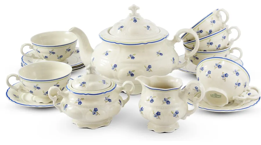 obrazek 1 Ekskluzywny 15-elementowy zestaw do herbaty z porcelany w kolorze kości słoniowej zdobiony motywem niezapominajek – Leander