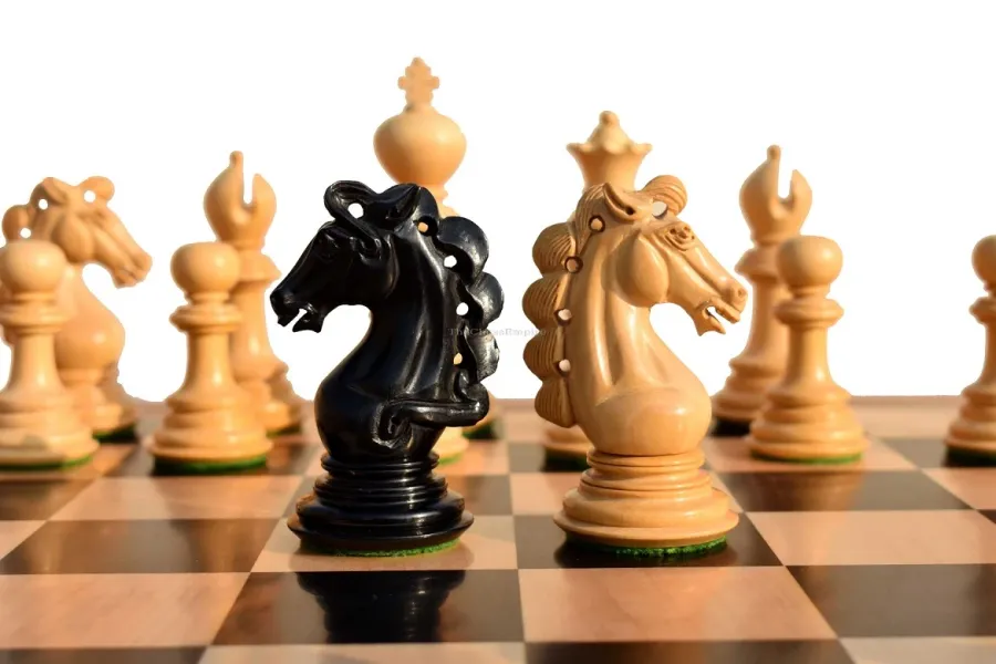 obrazek 10 Wyjątkowy zestaw Svadilfari Stallion idealny na prezent - The Chess Empire