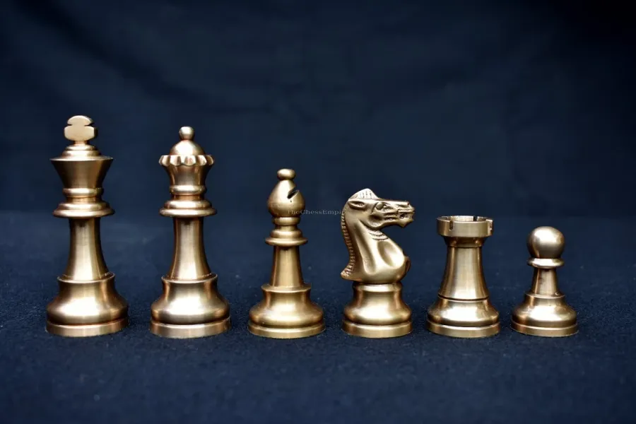 obrazek 2 Wyjątkowy komplet pionków ze stopu i miedzi do królewskiej gry - The Chess Empire